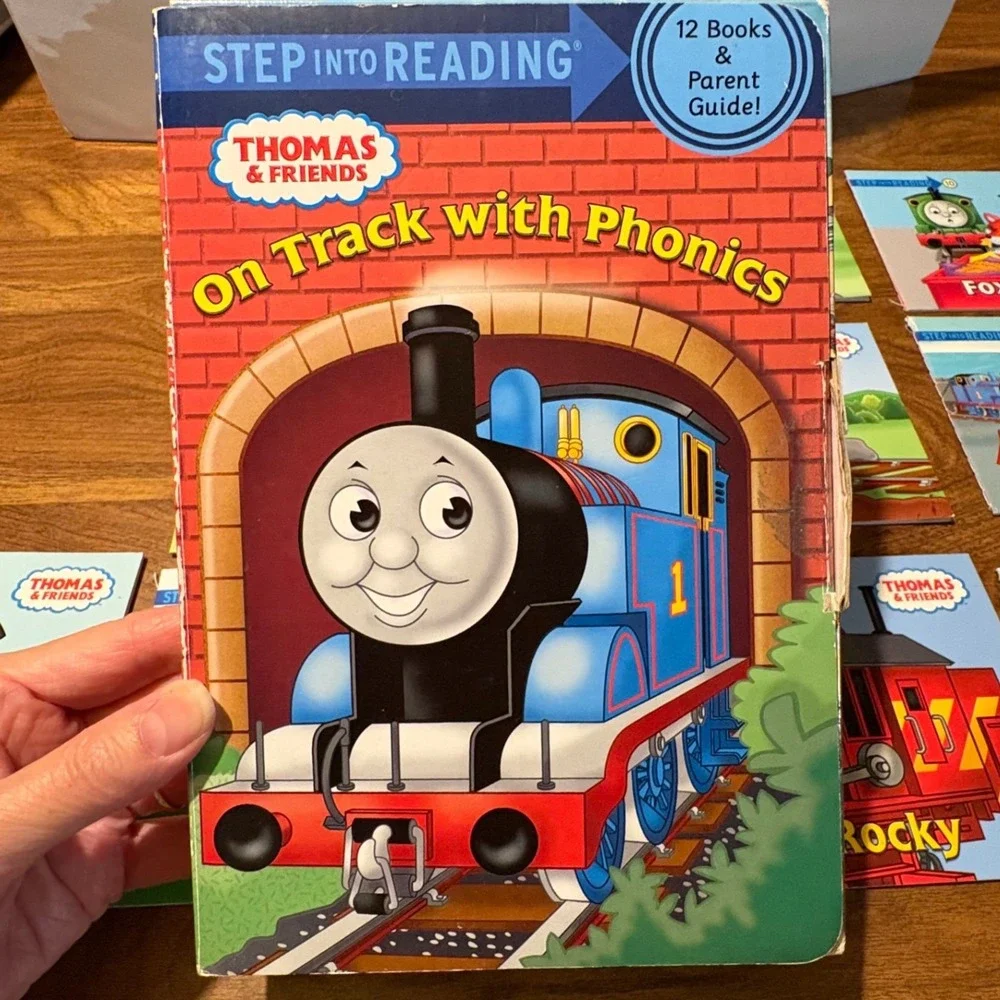 Thomas & Friends On Track with Phonics Step into Reading 11 Book Set Boxed